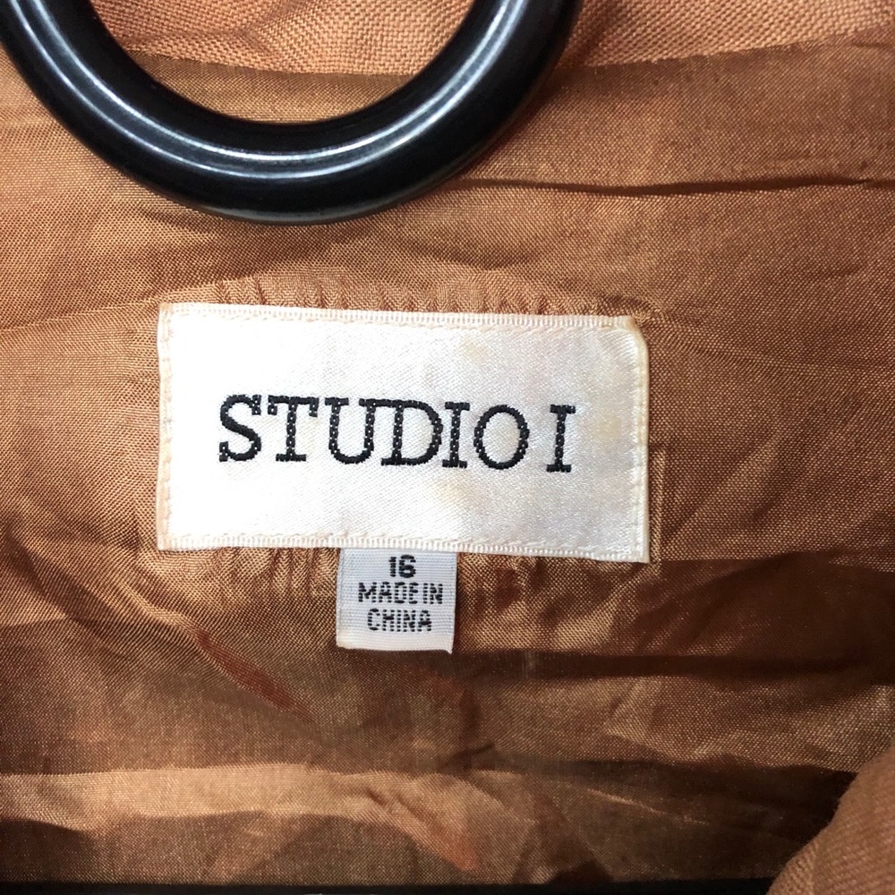 Shirt - Picture 2 of 6